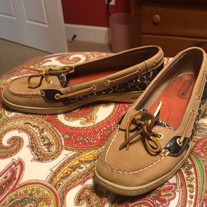Sperry boat shoes (leopard print)